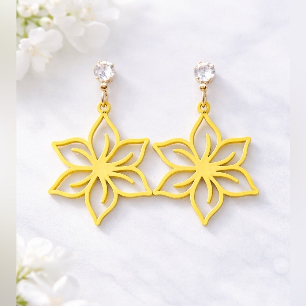The Flora Kiss Earrings - Picture 1 of 6
